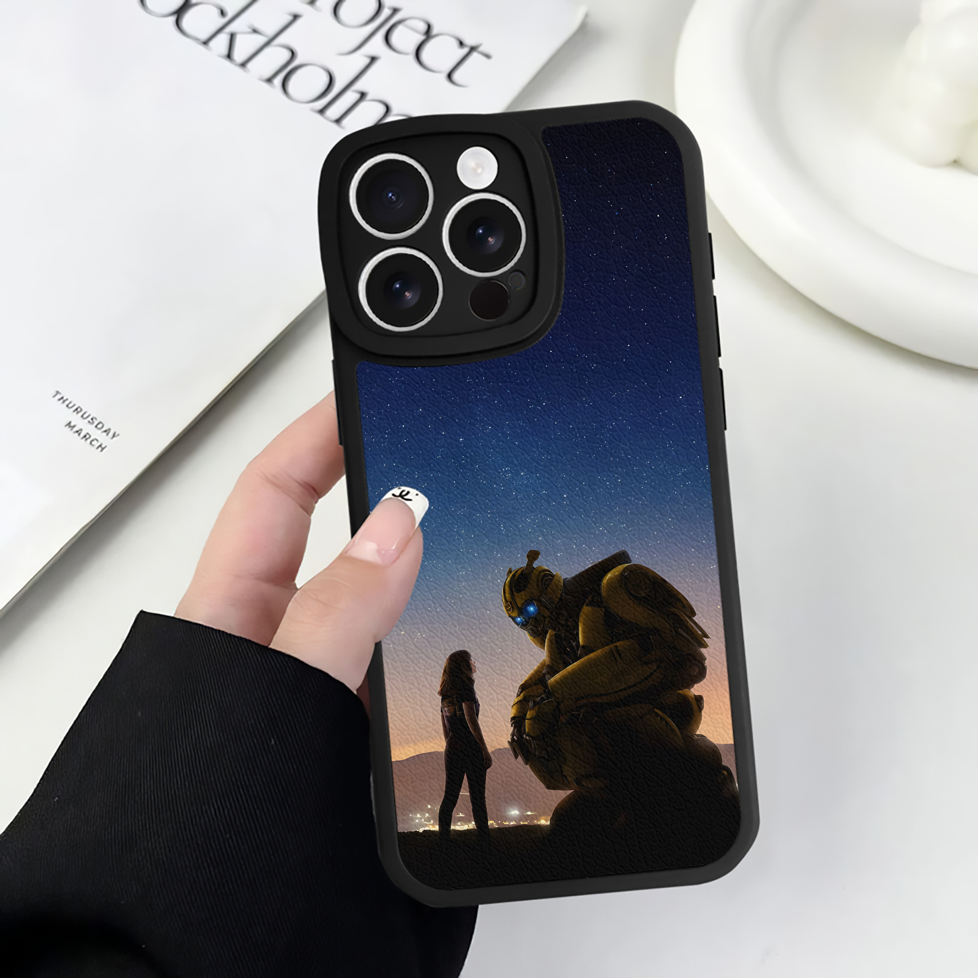 （画像用） Transformers トランスフォーマー 【iPhone 16シリーズ対応】シリコンスマホケース（レザー調） 材質：シリコン